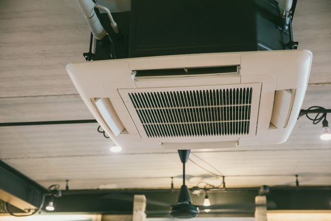 天井カセット型エアコン（天井埋め込み型エアコン）」の清掃方法をご 